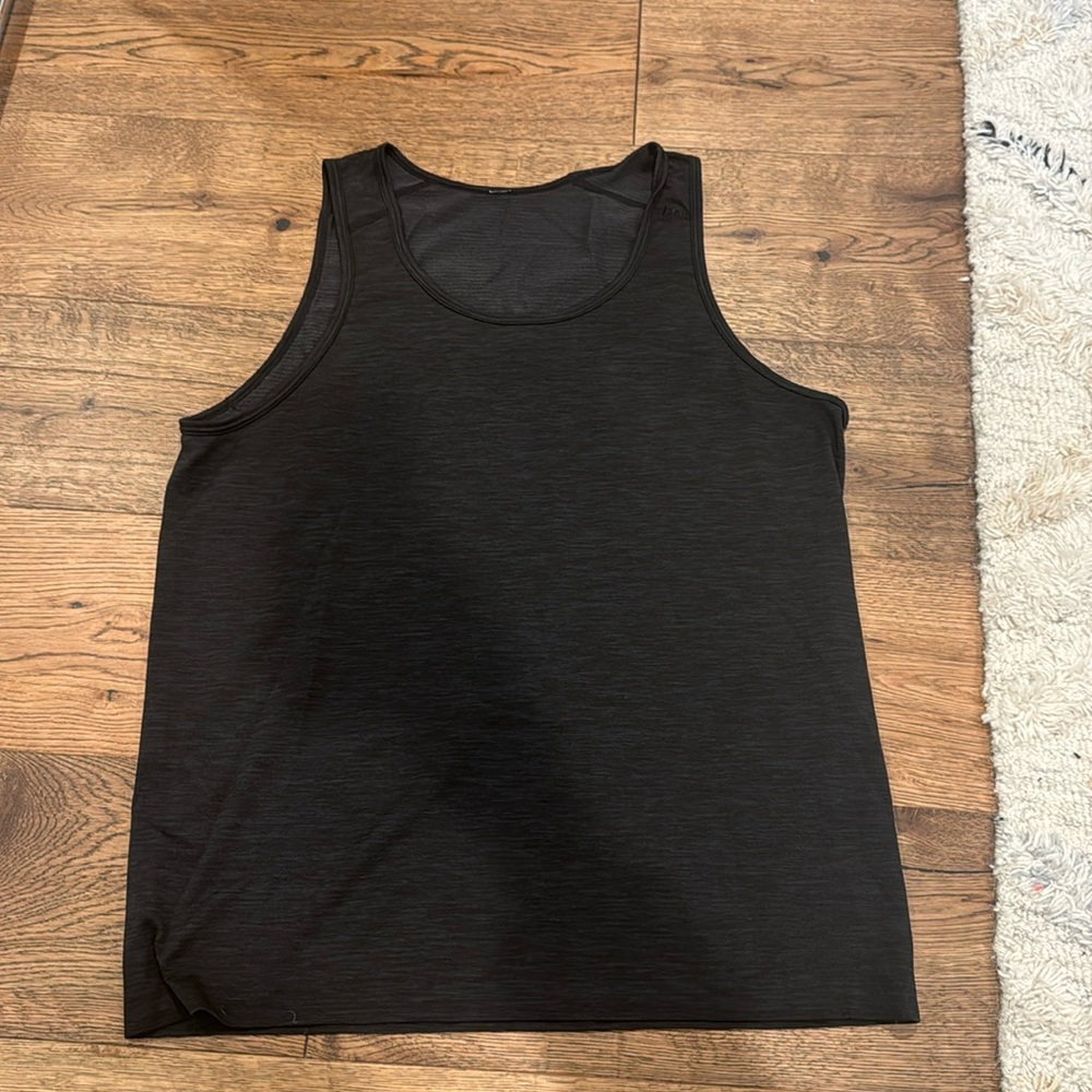 Lululemon tank top in excellent condition